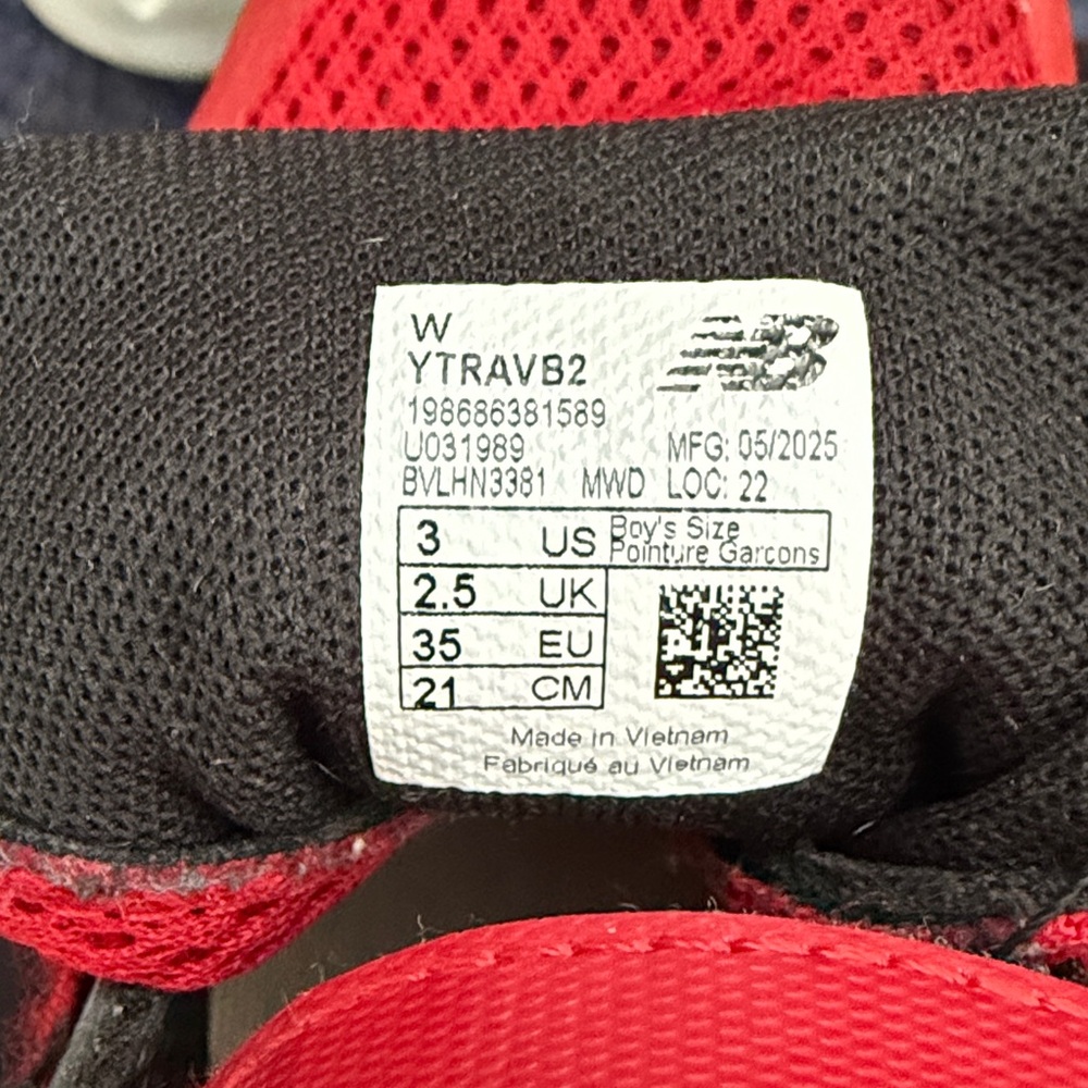 Little Kids New Balance Sneakers - Size 3 Wide - Picture 7 of 8